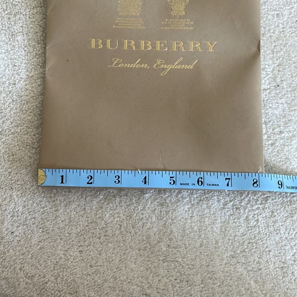 Burberry Shopper - Picture 2 of 12